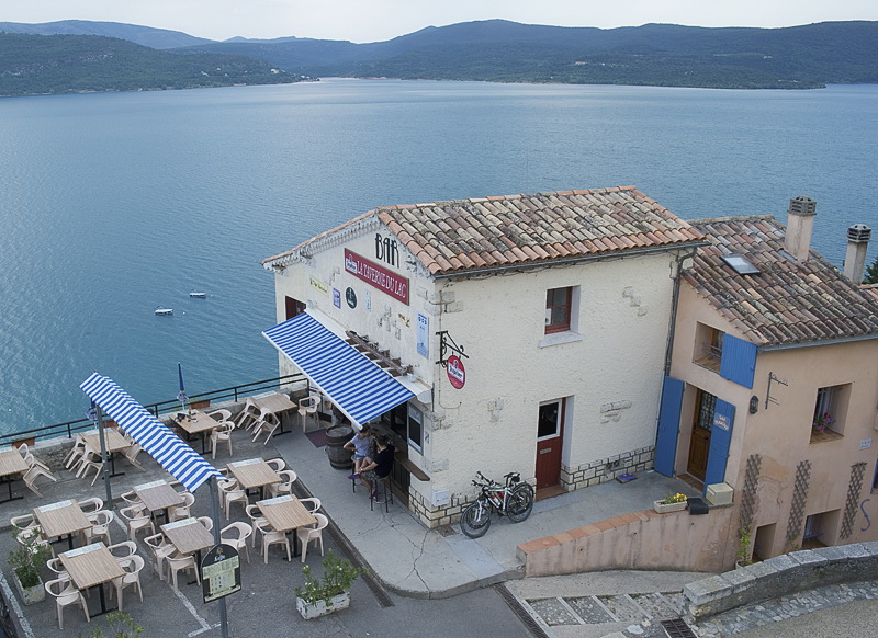 Provence 2014 +20140611_0568 als Smart-Objekt-1 Kopie.jpg - In Saint Crouix angekommen bin ich mit der Kamera los und Anke hat gefaulenzt